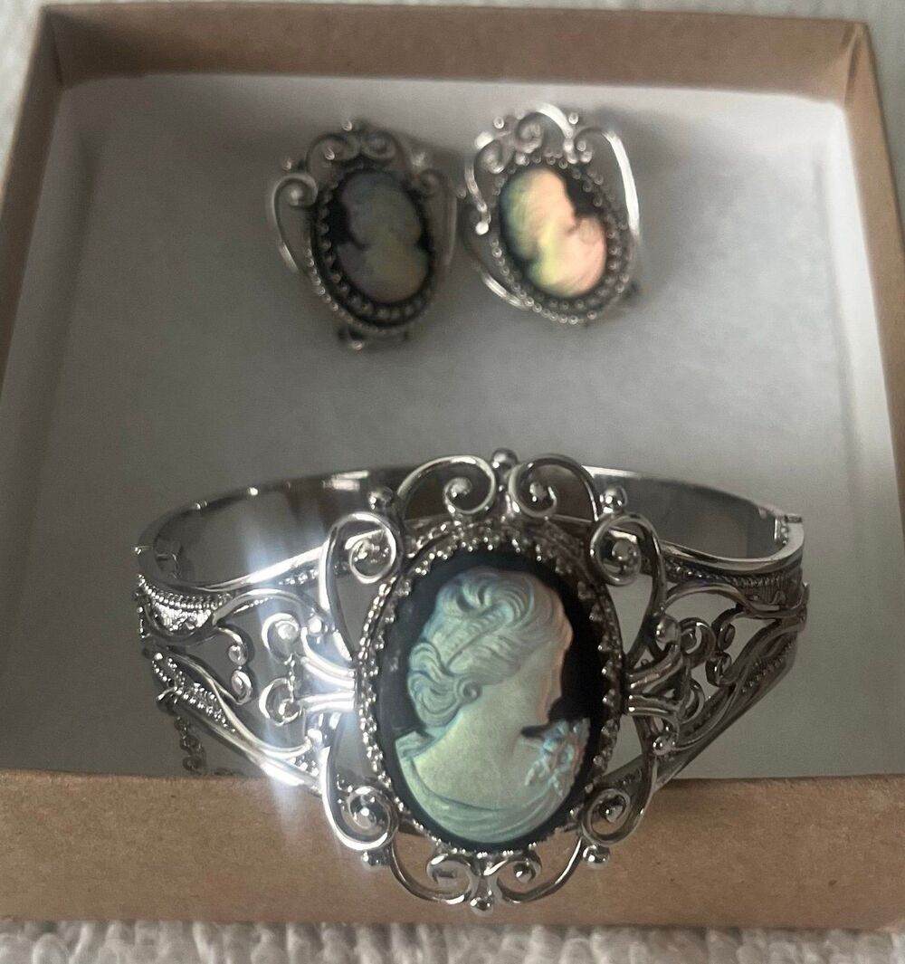 Vintage Whiting & Davis Saphiret Cameo Bracelet and Earrings Set